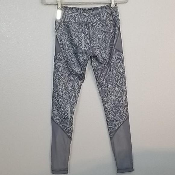Zella Women's XS Legging Grey w/Pale Yellow - Picture 3 of 4